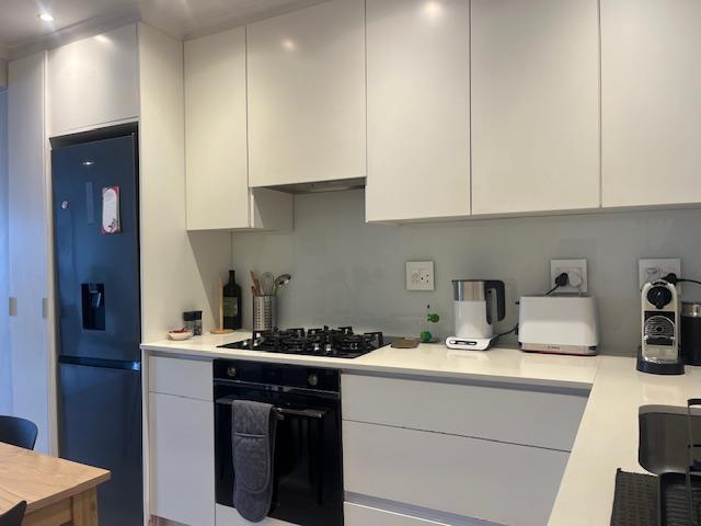 To Let 2 Bedroom Property for Rent in Sea Point Western Cape